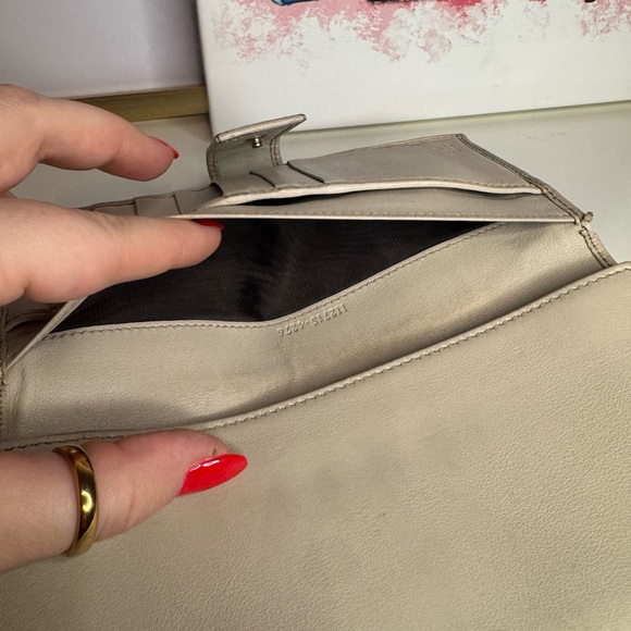 Gucci Cream Wallet - Picture 10 of 11